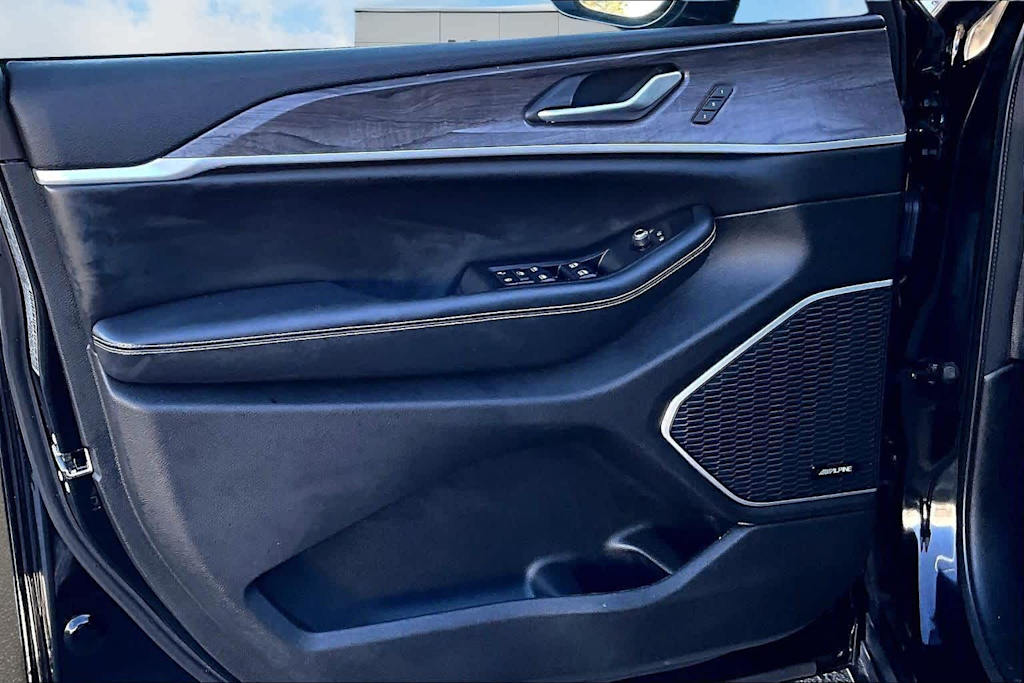 Thumbnail: 2023 Jeep Grand Cherokee L - 29