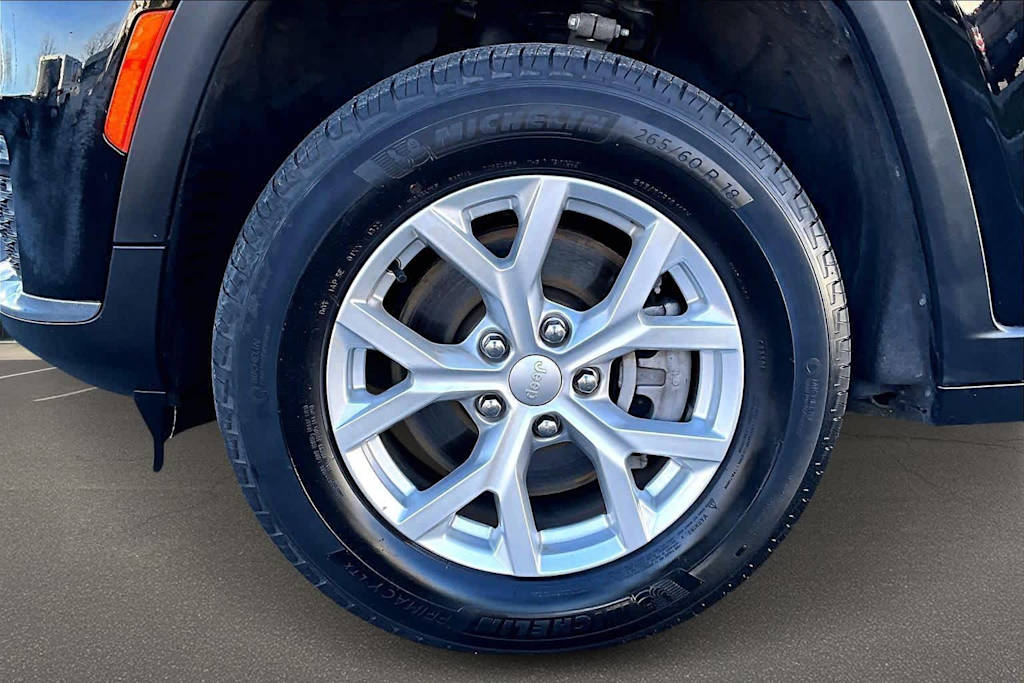 Thumbnail: 2023 Jeep Grand Cherokee L - 8