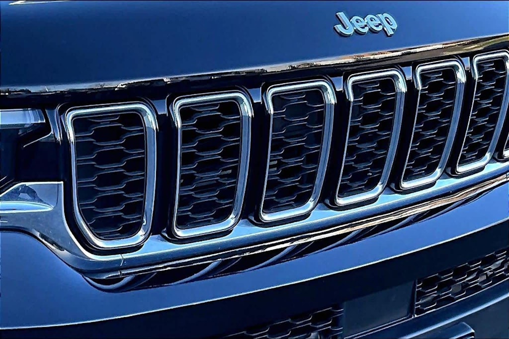 Thumbnail: 2023 Jeep Grand Cherokee L - 7