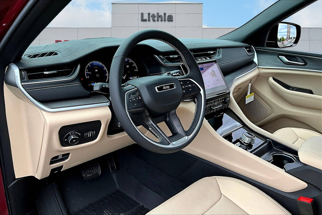 Thumbnail: 2025 Jeep Grand Cherokee L - 2