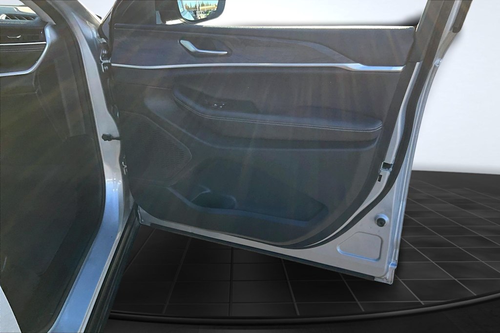 Thumbnail: 2023 Jeep Grand Cherokee L - 29