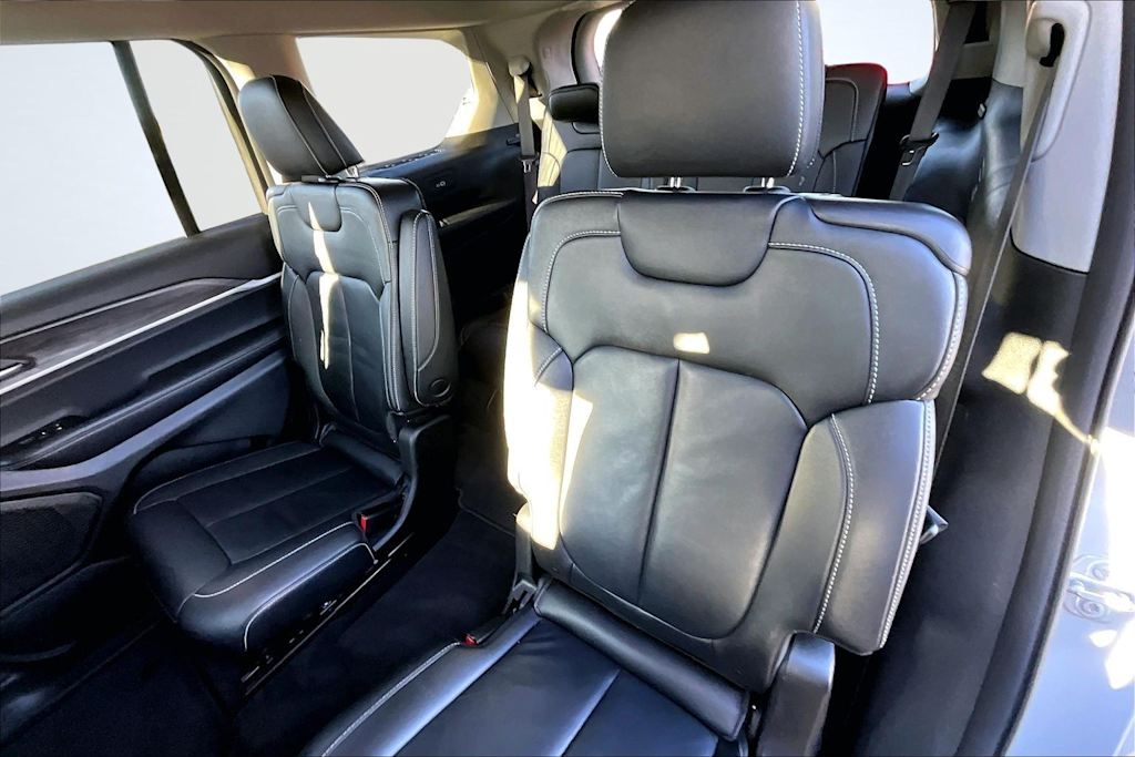 Thumbnail: 2023 Jeep Grand Cherokee L - 13