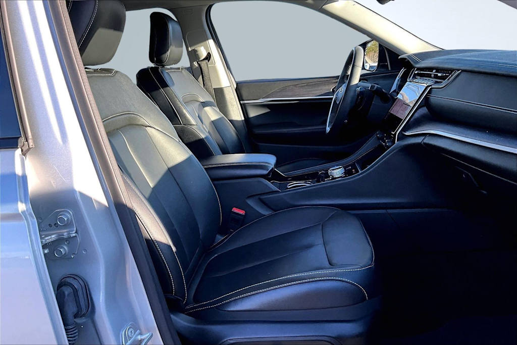 Thumbnail: 2023 Jeep Grand Cherokee L - 12