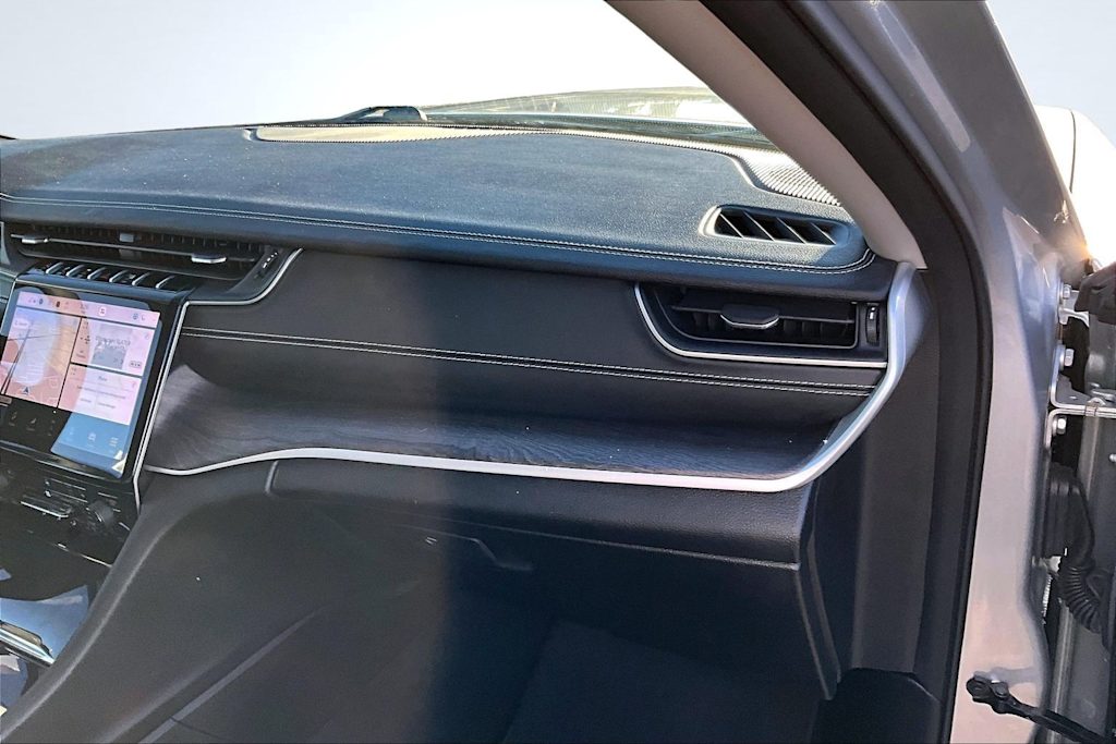 Thumbnail: 2023 Jeep Grand Cherokee L - 24