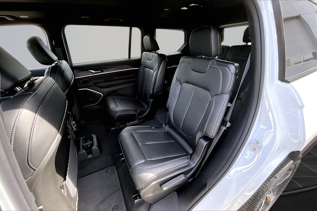 Thumbnail: 2026 Jeep Grand Cherokee L - 21