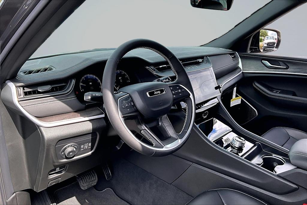 Thumbnail: 2026 Jeep Grand Cherokee L - 2
