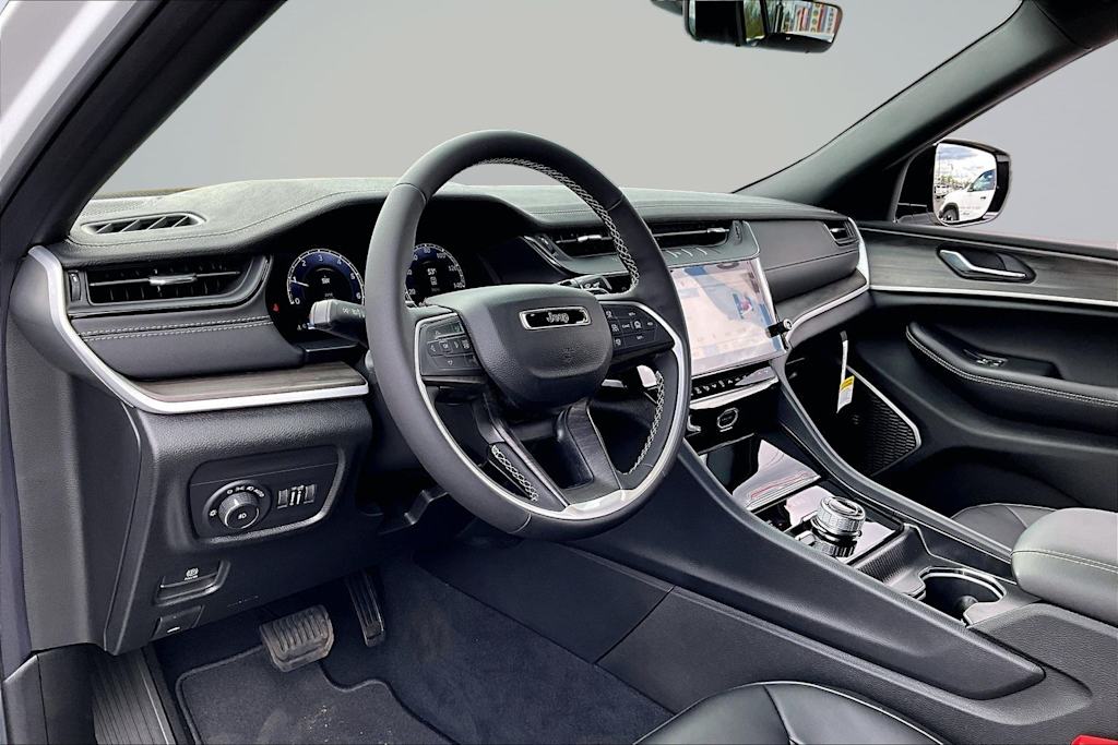 Thumbnail: 2026 Jeep Grand Cherokee L - 2