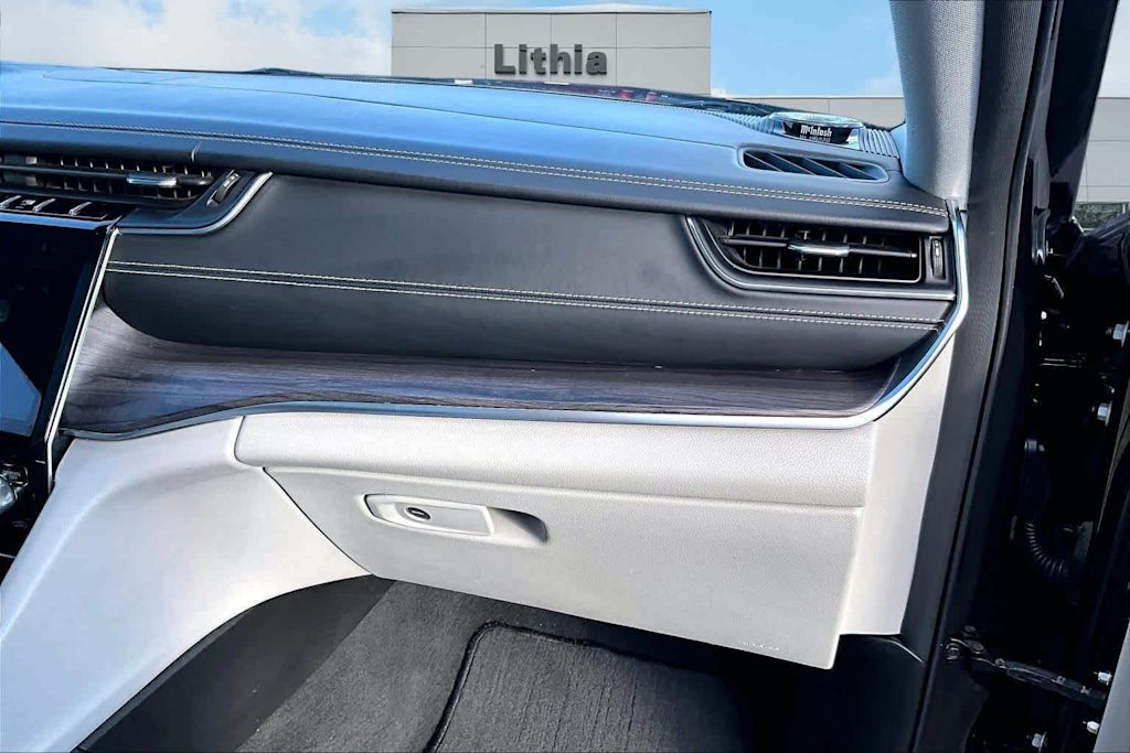 Thumbnail: 2021 Jeep Grand Cherokee L - 24