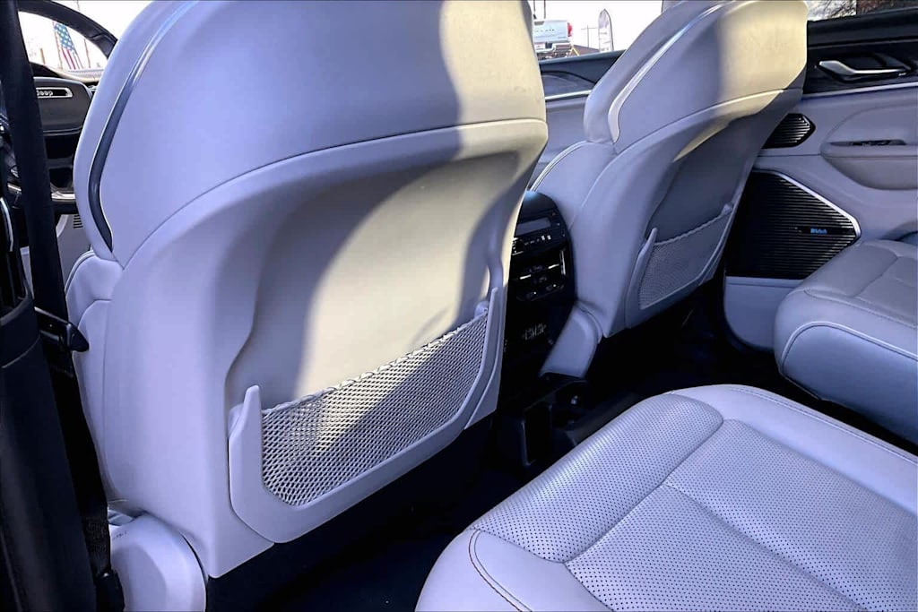 Thumbnail: 2021 Jeep Grand Cherokee L - 12