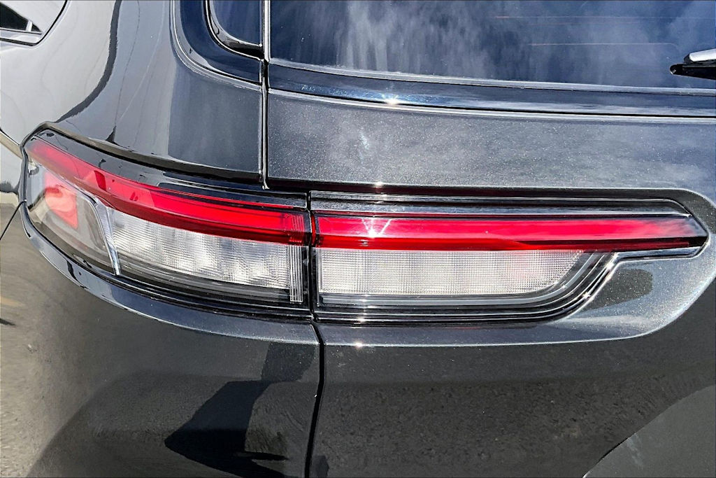 Thumbnail: 2023 Jeep Grand Cherokee L - 32