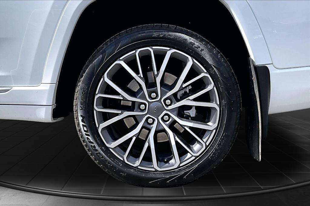 Thumbnail: 2024 Jeep Grand Cherokee L - 35
