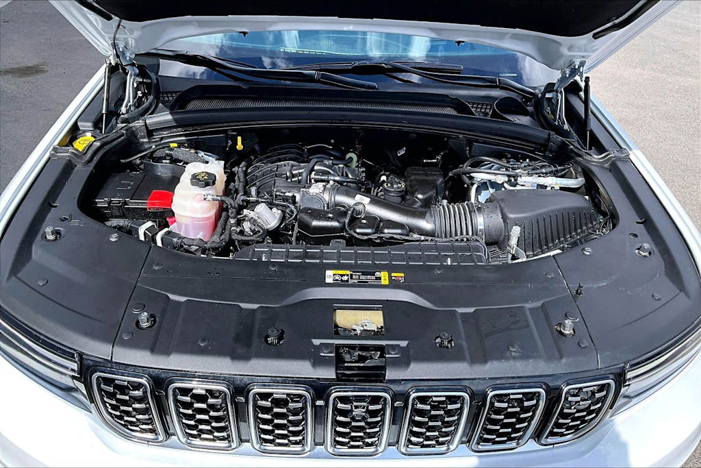 Thumbnail: 2024 Jeep Grand Cherokee L - 9