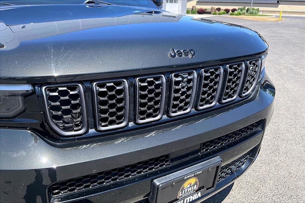 Thumbnail: 2023 Jeep Grand Cherokee L - 33