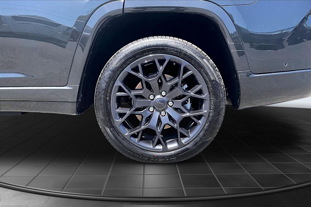 Thumbnail: 2023 Jeep Grand Cherokee L - 35