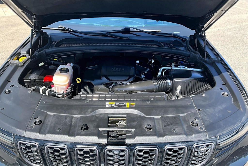 Thumbnail: 2023 Jeep Grand Cherokee L - 9