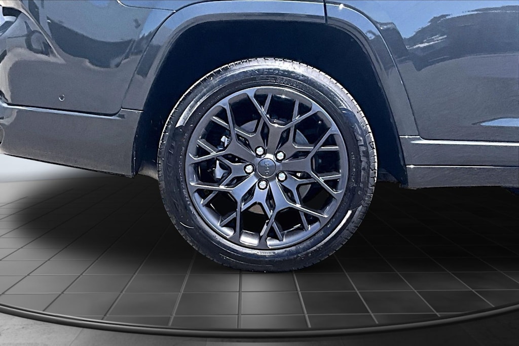 Thumbnail: 2023 Jeep Grand Cherokee L - 36
