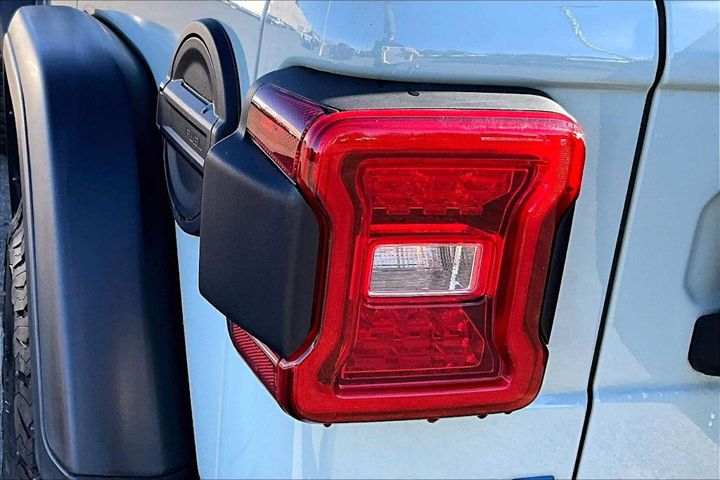 Thumbnail: 2024 Jeep Wrangler - 32