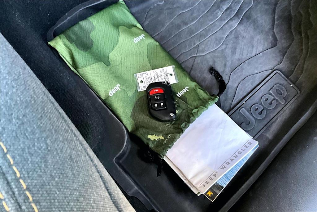 Thumbnail: 2024 Jeep Wrangler - 19