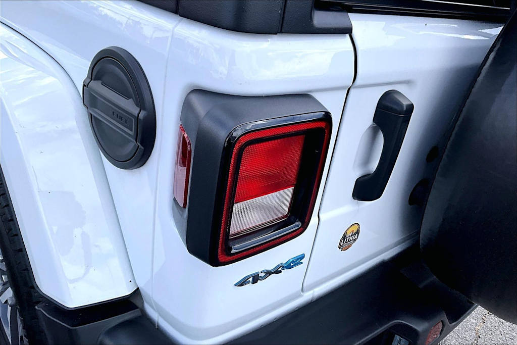 Thumbnail: 2024 Jeep Wrangler - 32