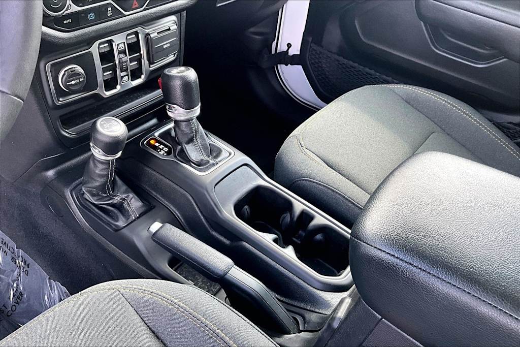 Thumbnail: 2024 Jeep Wrangler - 15