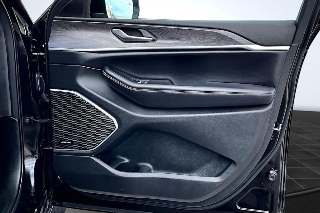 Thumbnail: 2022 Jeep Grand Cherokee - 29