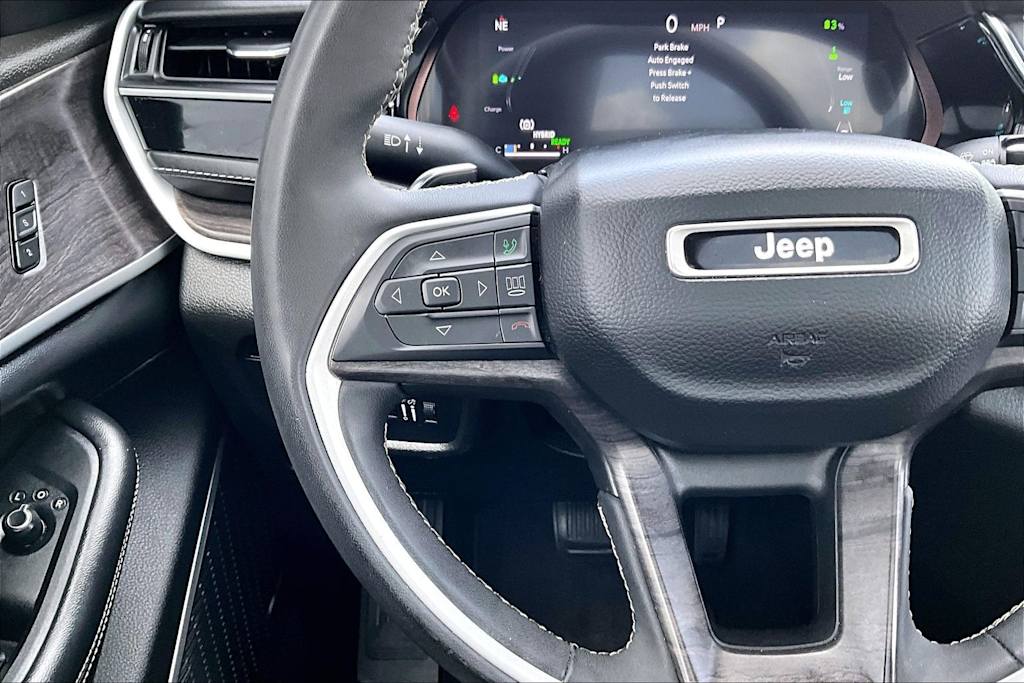 Thumbnail: 2022 Jeep Grand Cherokee - 25