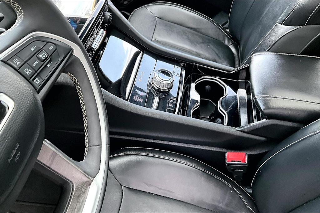 Thumbnail: 2022 Jeep Grand Cherokee - 15