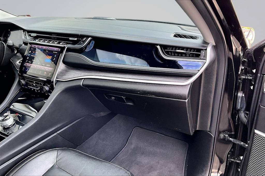 Thumbnail: 2022 Jeep Grand Cherokee - 24