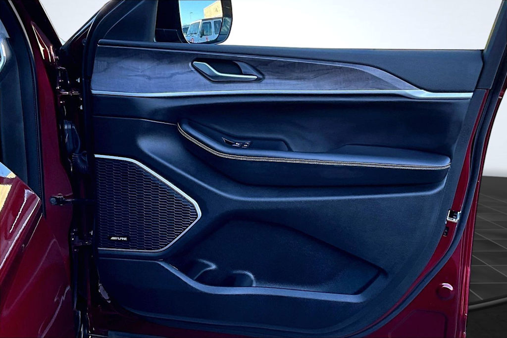 Thumbnail: 2023 Jeep Grand Cherokee - 29