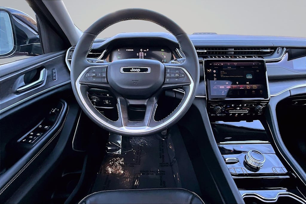 Thumbnail: 2023 Jeep Grand Cherokee - 14