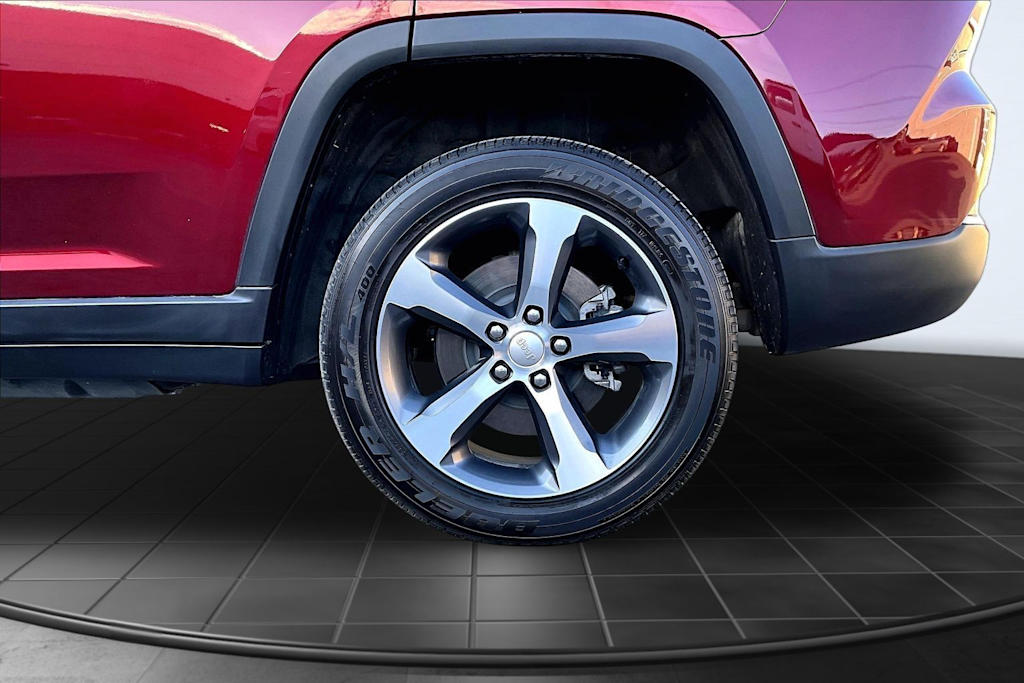 Thumbnail: 2023 Jeep Grand Cherokee - 35