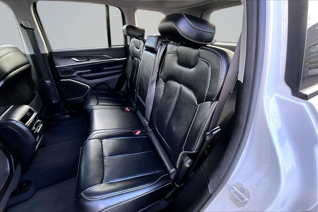 Thumbnail: 2022 Jeep Grand Cherokee - 20