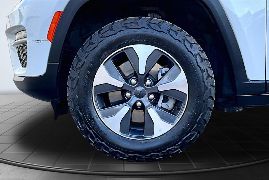 Thumbnail: 2022 Jeep Grand Cherokee - 8