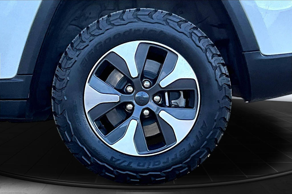 Thumbnail: 2022 Jeep Grand Cherokee - 36