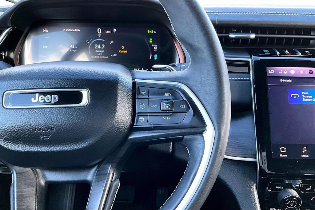 Thumbnail: 2022 Jeep Grand Cherokee - 26