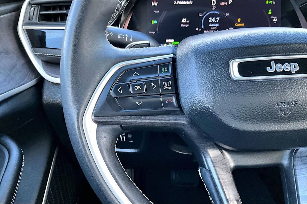Thumbnail: 2022 Jeep Grand Cherokee - 25