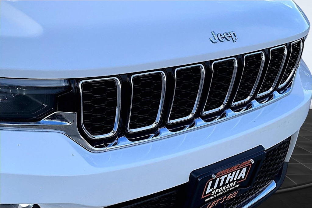 Thumbnail: 2022 Jeep Grand Cherokee - 33