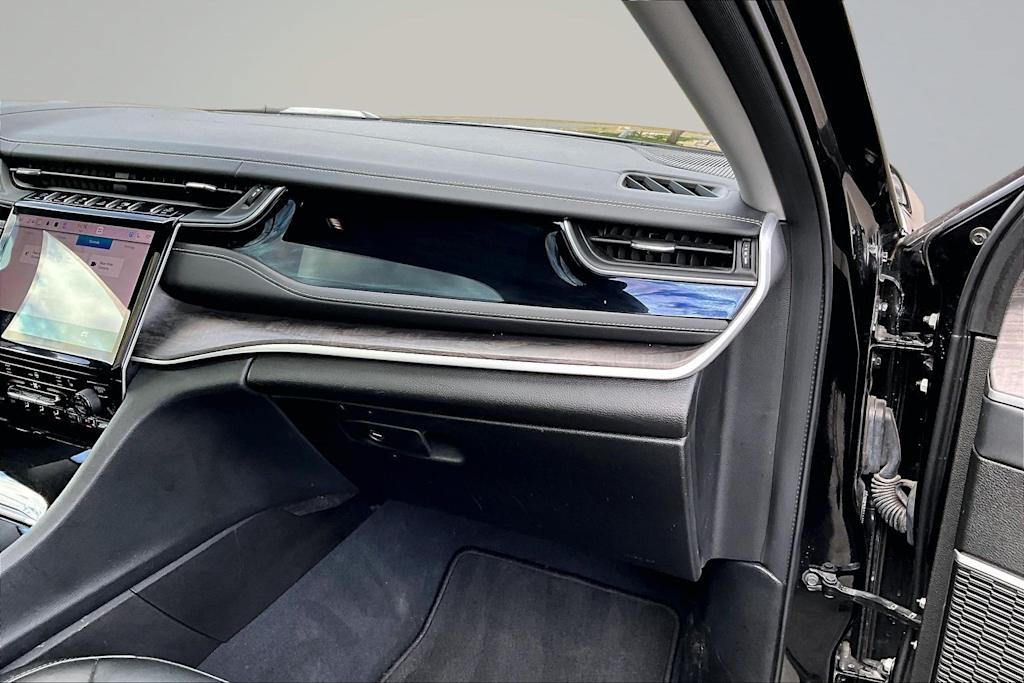 Thumbnail: 2022 Jeep Grand Cherokee - 24