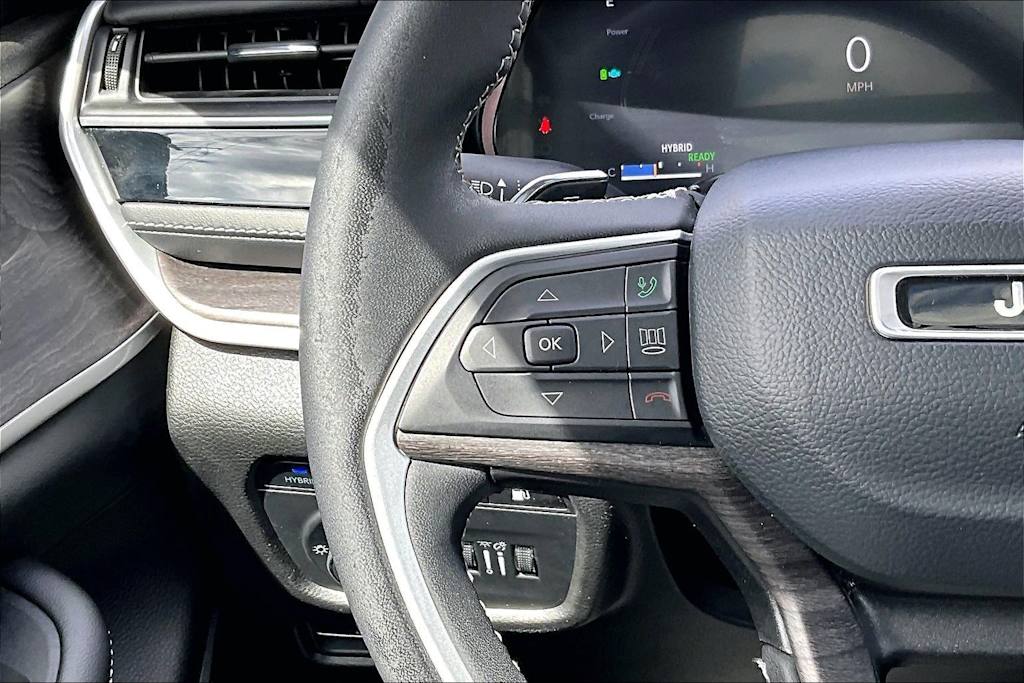 Thumbnail: 2022 Jeep Grand Cherokee - 25