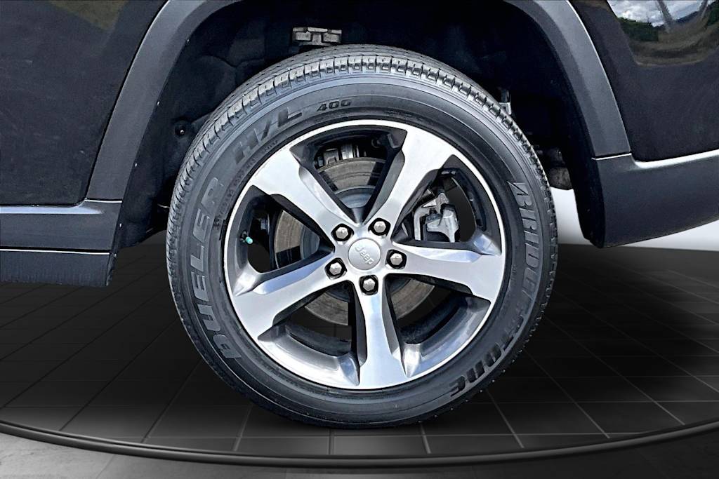 Thumbnail: 2022 Jeep Grand Cherokee - 36