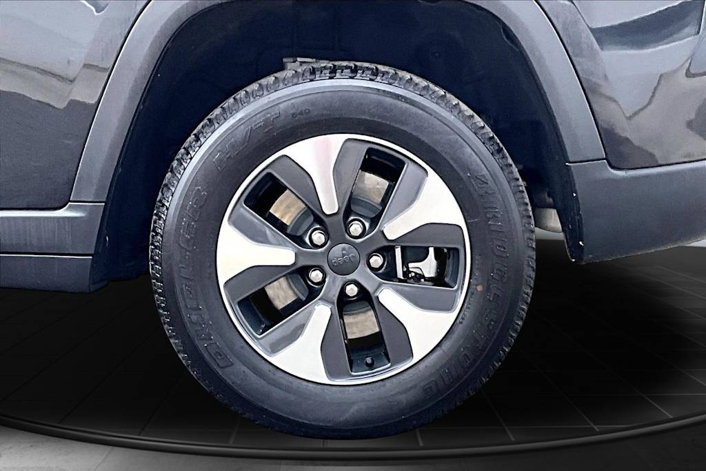 Thumbnail: 2022 Jeep Grand Cherokee - 36