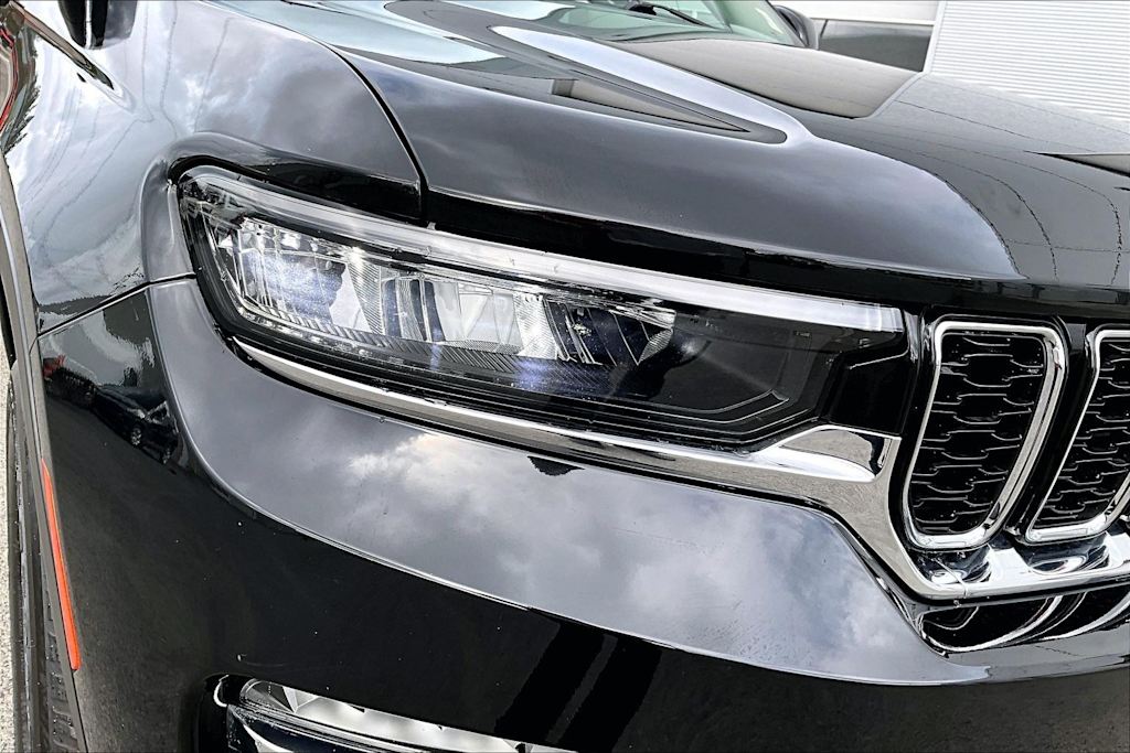 Thumbnail: 2022 Jeep Grand Cherokee - 31