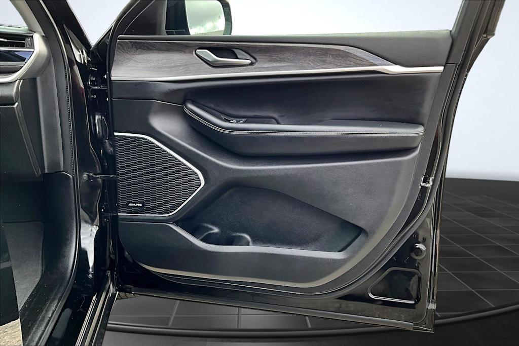 Thumbnail: 2022 Jeep Grand Cherokee - 29