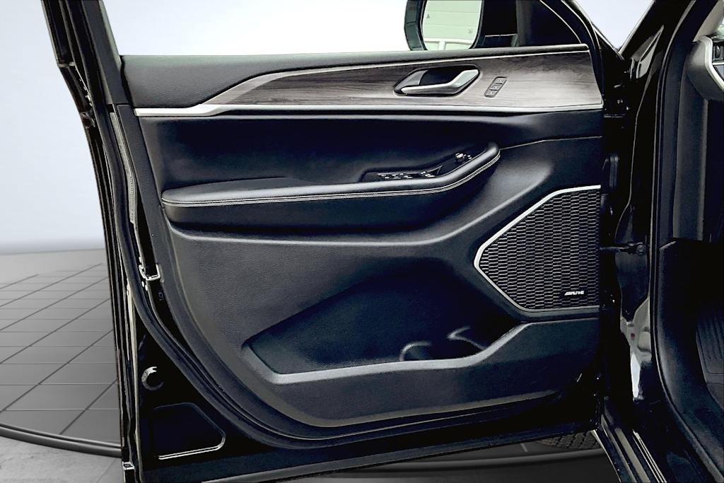 Thumbnail: 2022 Jeep Grand Cherokee - 28
