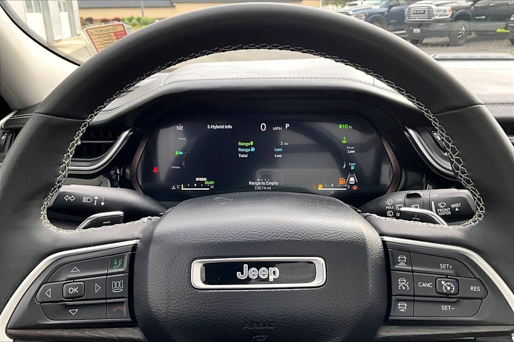Thumbnail: 2022 Jeep Grand Cherokee - 22