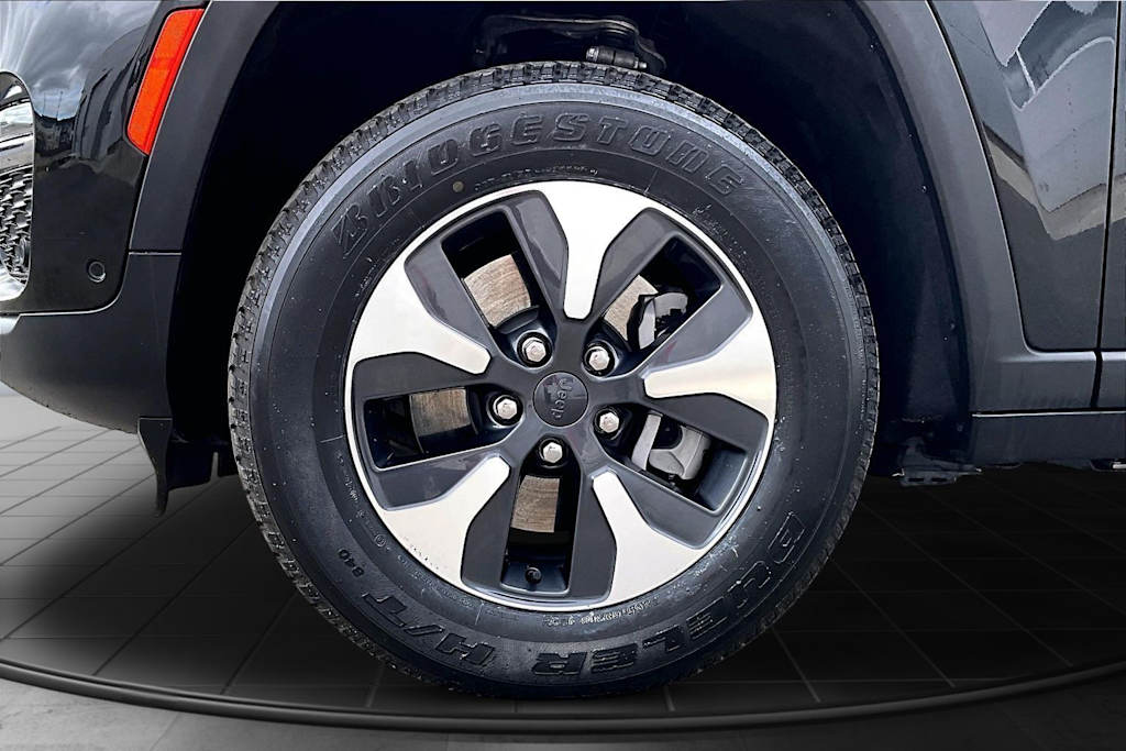 Thumbnail: 2022 Jeep Grand Cherokee - 8