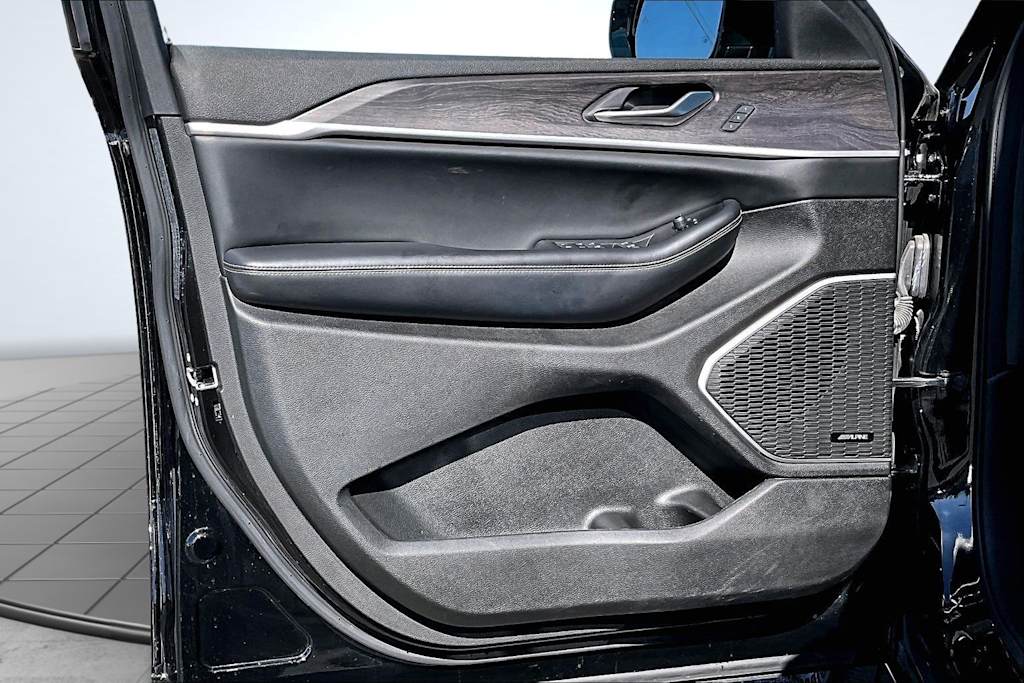 Thumbnail: 2022 Jeep Grand Cherokee - 28
