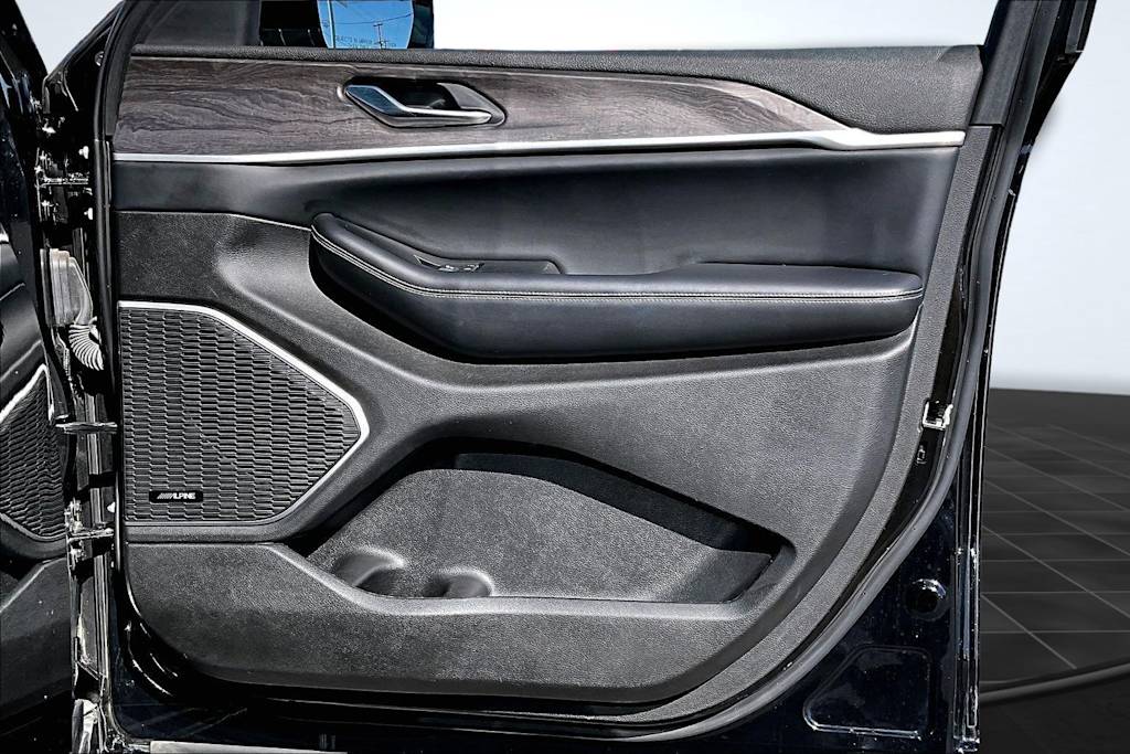 Thumbnail: 2022 Jeep Grand Cherokee - 29
