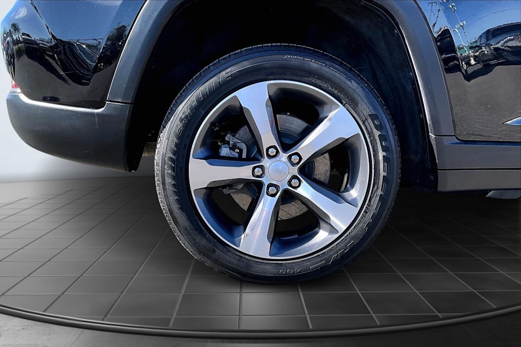 Thumbnail: 2022 Jeep Grand Cherokee - 35