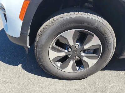 Thumbnail: 2023 Jeep Grand Cherokee - 3